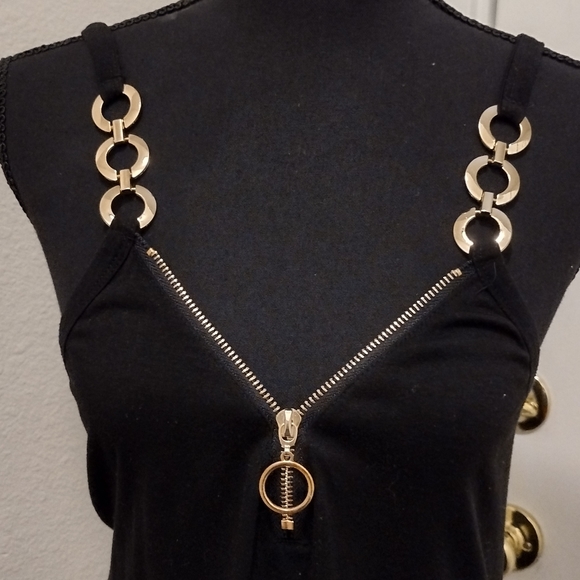 Black dress. With gold chain - Picture 2 of 2